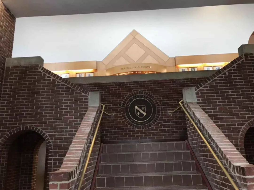 塔夫脱中学简历,塔夫脱中学