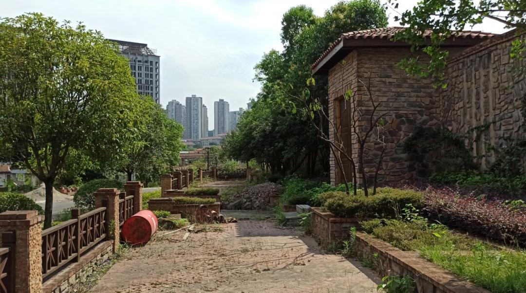 被56万压垮，重庆力帆帝国即将破产？昔日超级豪宅沦为鬼楼？