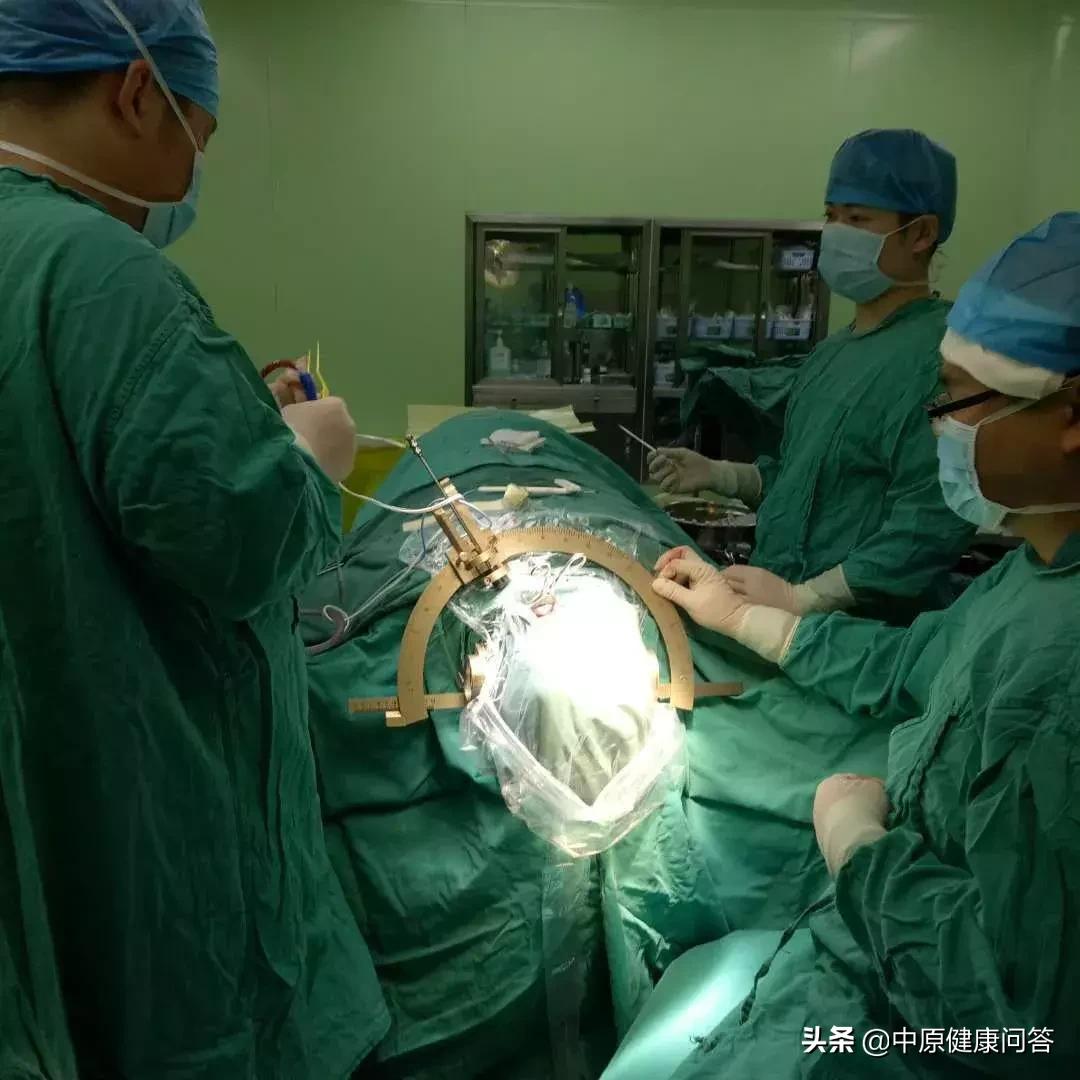 脑干出血发病时的急救常识,40岁突然得脑干出血昏迷有点知觉