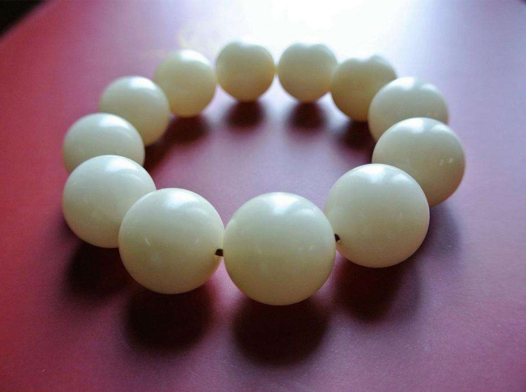 真正的白玉菩提刚开始是什么样的,盘了10年的白玉菩提