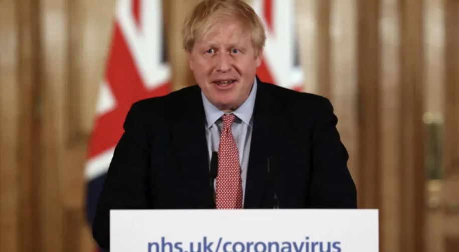 疫情肆虐，穷人无处可逃，富人们订私人飞机，请私人医生检测