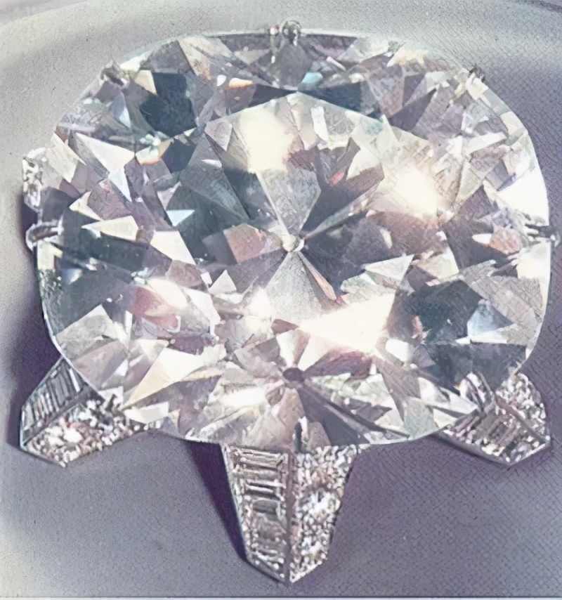 李佳琦最近推荐的钻戒,李佳琦卖10克拉钻戒价值