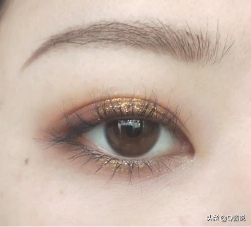 怎么用睫毛夹夹睫毛简单易学,电动睫毛夹太阳花睫毛