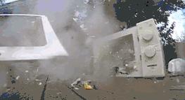 微波炉爆炸导致脸部严重受伤,微波炉加热鸡蛋爆炸一男子失明