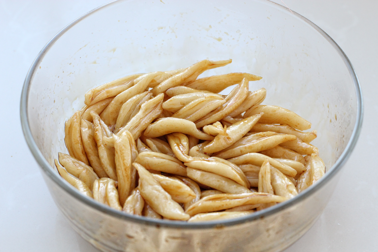 用面粉做面条面团软一点还是硬,面粉揉不成团很粘能发酵吗