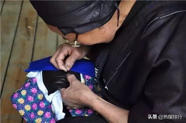 苗族歌手张丽娅邀请你:这个春天,我们相聚苗族锡绣发源地!