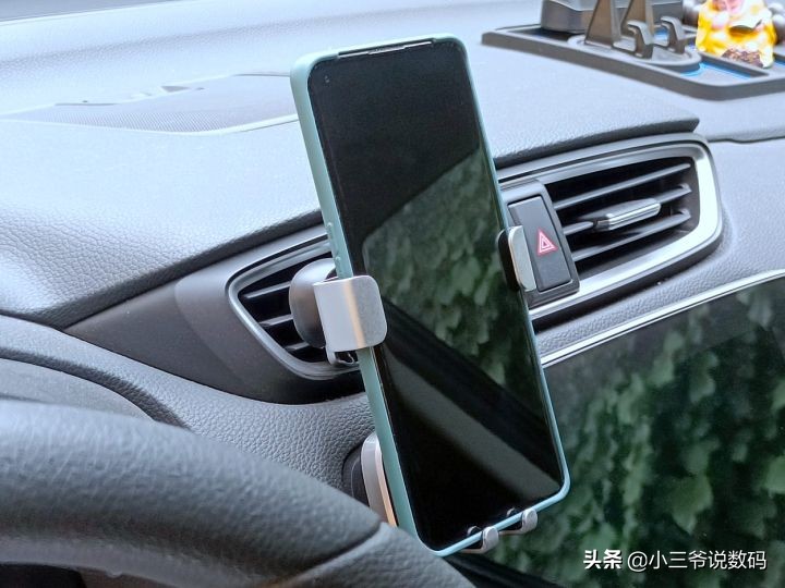 车主必备车载神器,重力手机支架车载