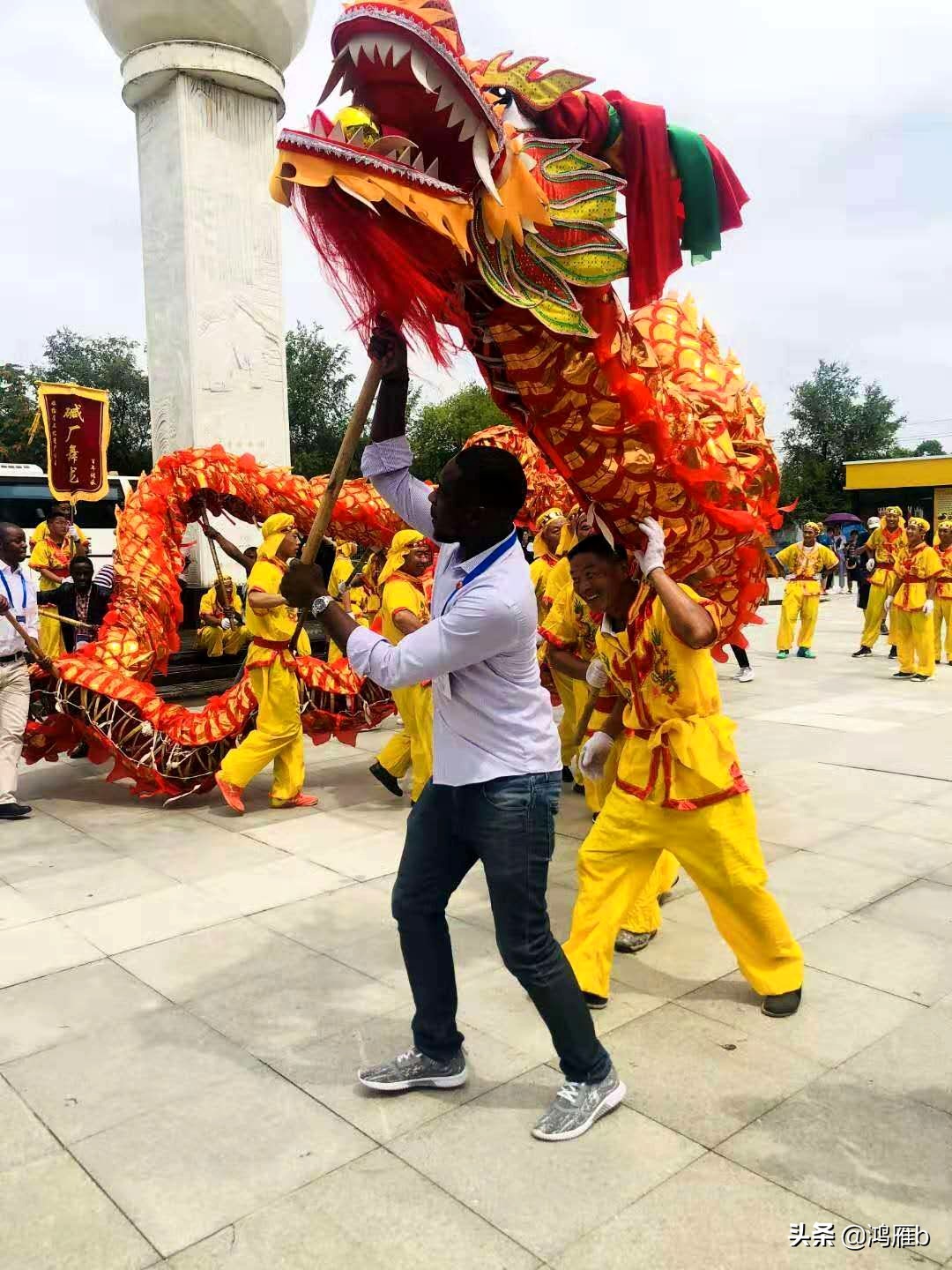 《盛世舞龙展风采》——记有二百年历史的本溪碱厂舞龙