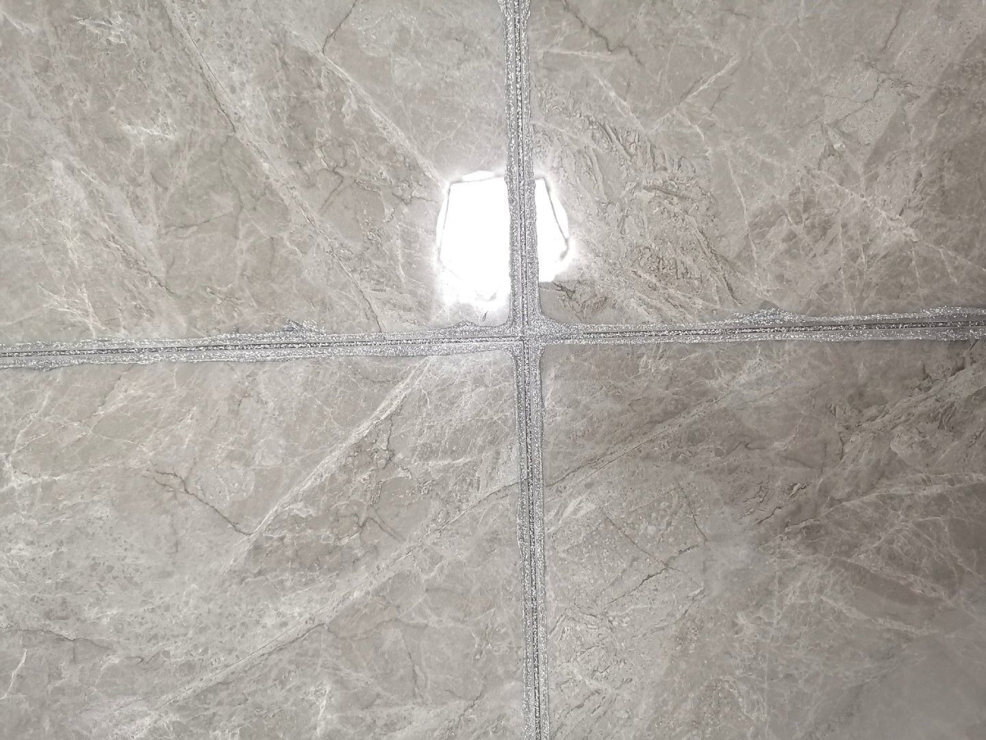 美缝选什么材料环氧彩砂和美缝剂,美缝剂一定要胶枪吗