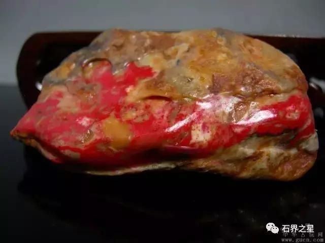 捡到这些石头不要扔,在海边捡到这些石头千万不要丢