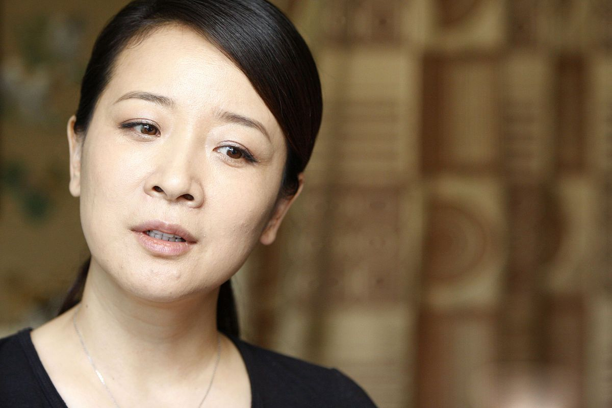 陈小艺大红裙图片,陈小艺穿什么衣服好看