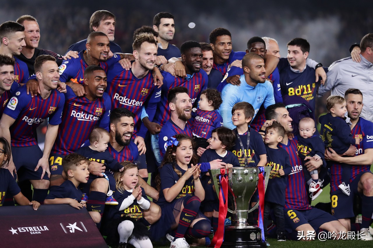 西甲三冠王,西甲巴萨全力捍卫榜首之位