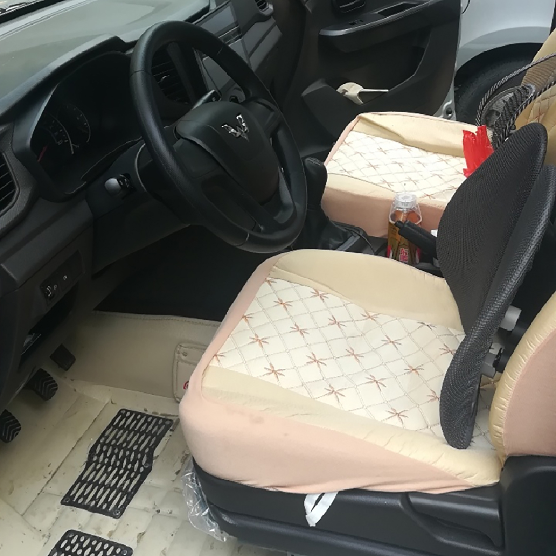 广西南宁小伙开五菱面包车走318,广西小伙开五菱宏光上路