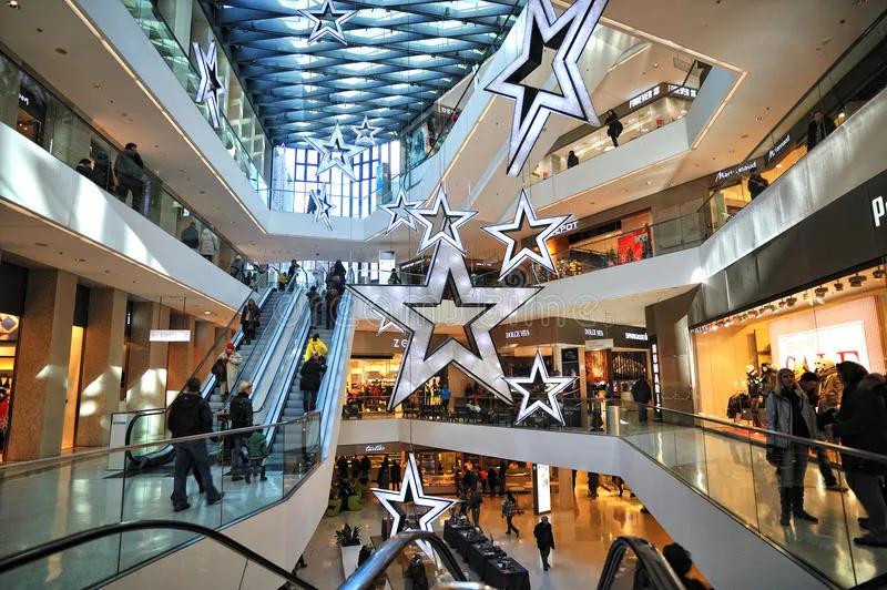 美邦服饰转让股权套现近2亿还债；Valentino去年净亏逾1.2亿欧元