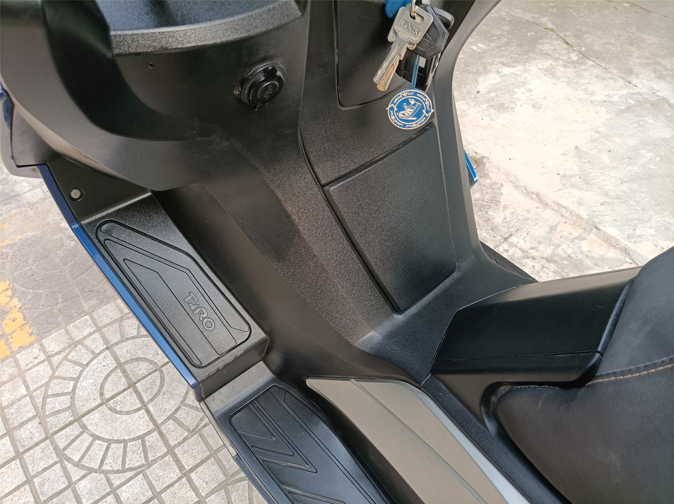 台荣探路者300踏板车落地价,2022款台荣探路者300测评