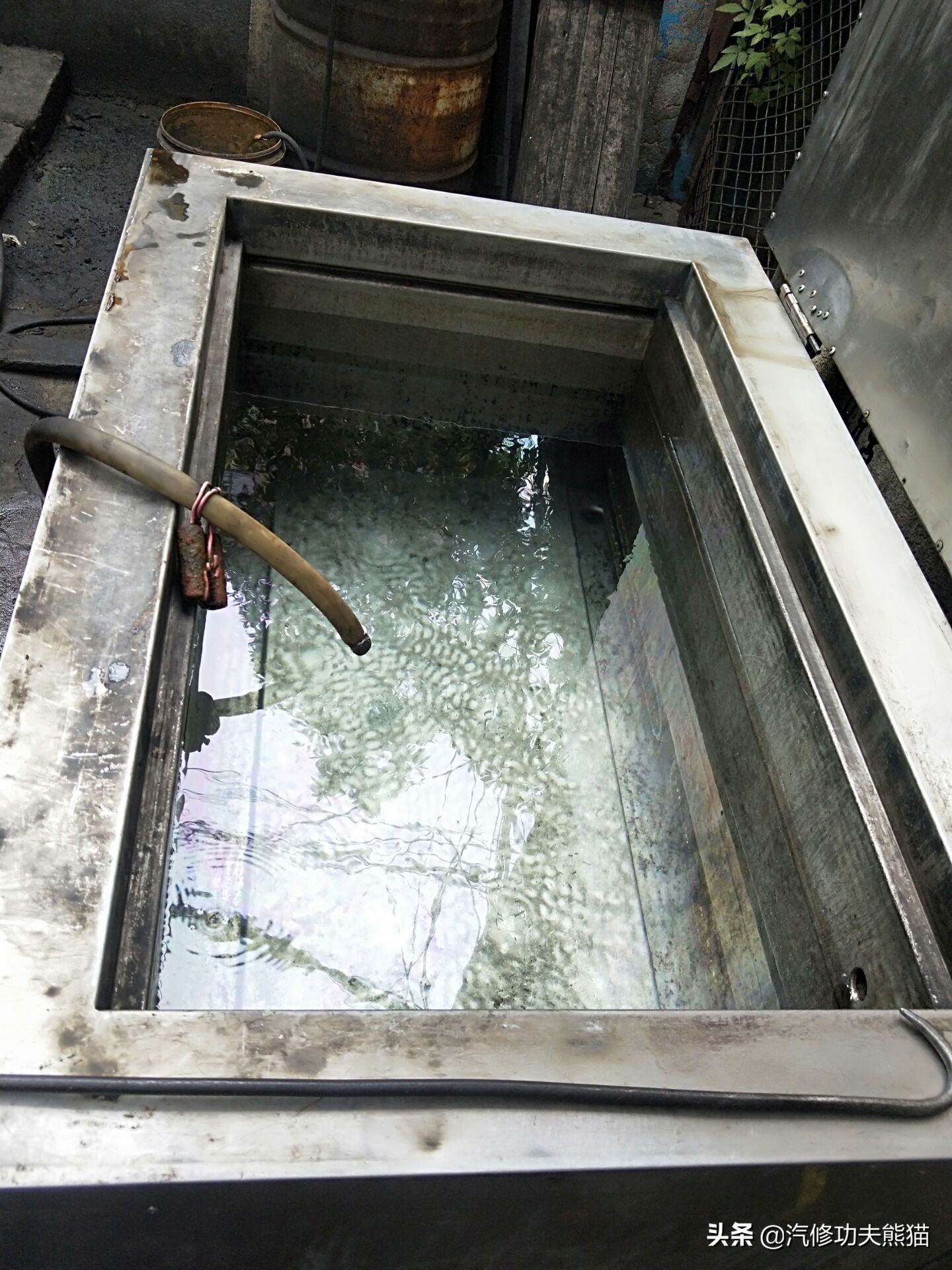 07年奥迪a6轻微烧机油怎么解决,奥迪2007款a6烧机油的原因