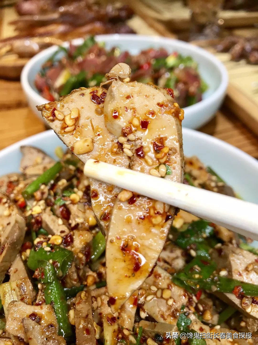 二道老厂区奇店。鹅的一切,全都炭火烤。烤鹅脖大锤抡