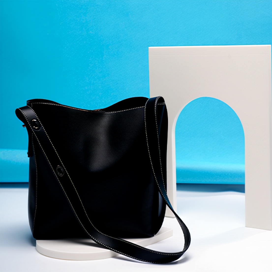 唯聚时*开代**启买包新模式，“免费换包”开启女性穿搭新时代