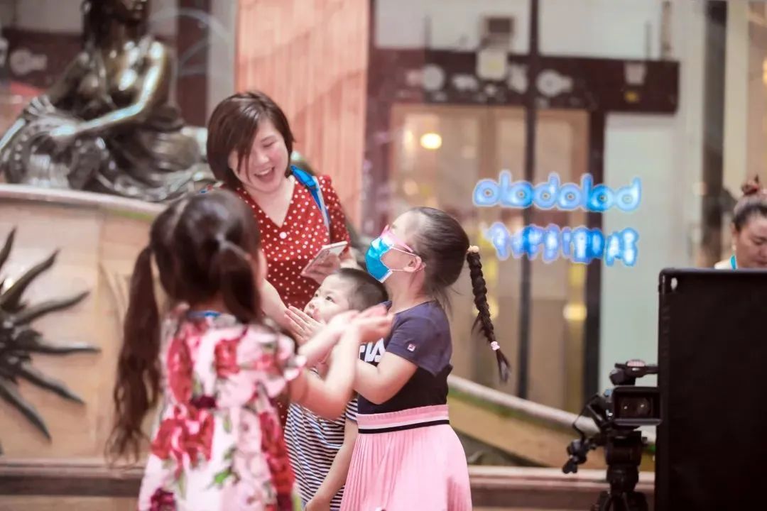 巴拉巴拉品牌实体店,巴拉巴拉万达形象