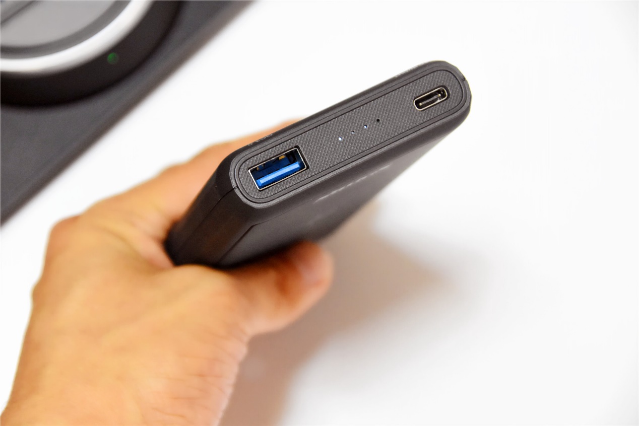 推荐一款2万毫安的无线充电宝,无线充电宝耐尔金