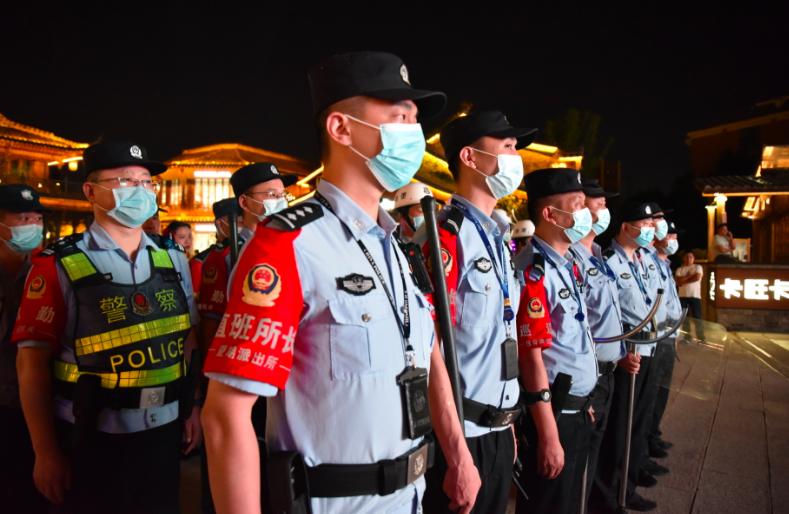 鍋囨湡鍏ㄥ競瀹夊叏鐢熶骇褰㈠娍绋冲畾,鍋囨湡骞冲畨绁ュ拰璀︽儏鍚屾瘮涓嬮檷鍥涙垚