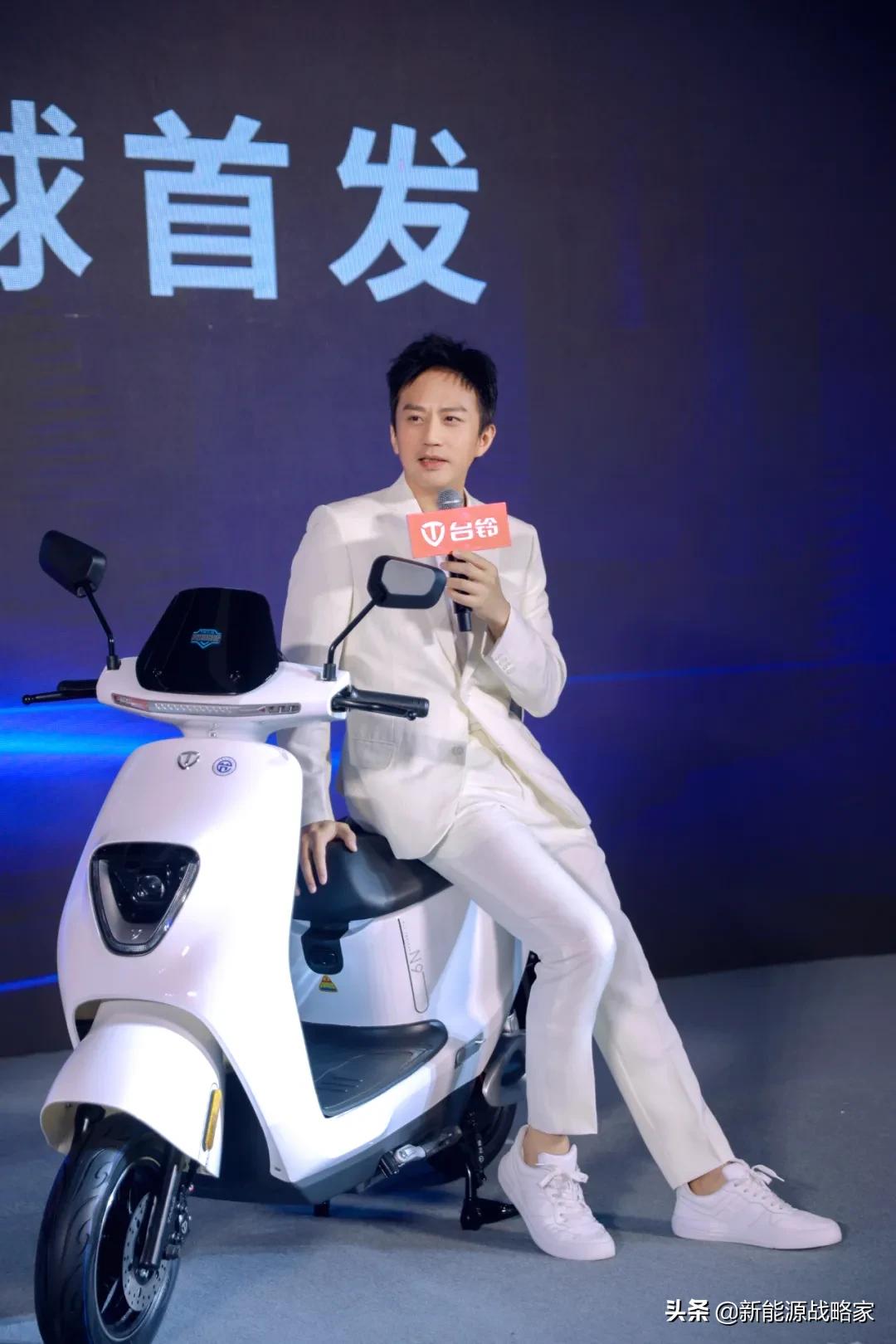 买雅迪电动车怎么鉴别原装电池,雅迪爱玛推出新电动车你更看好谁