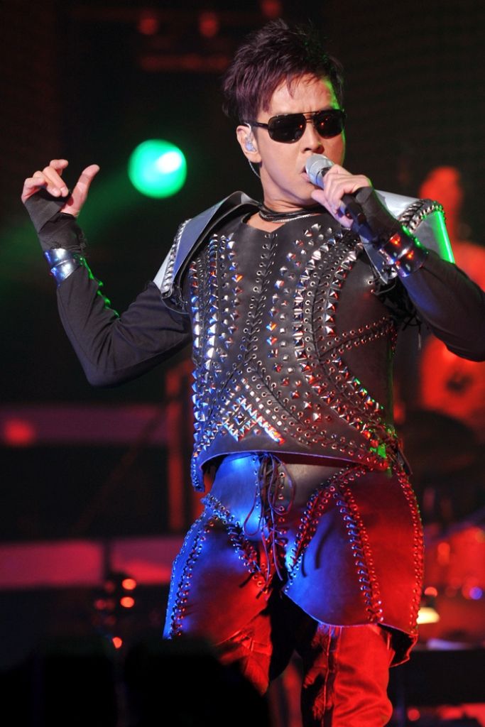 谭咏麟40周年巡演深圳,谭咏麟再度感动巡回演唱会