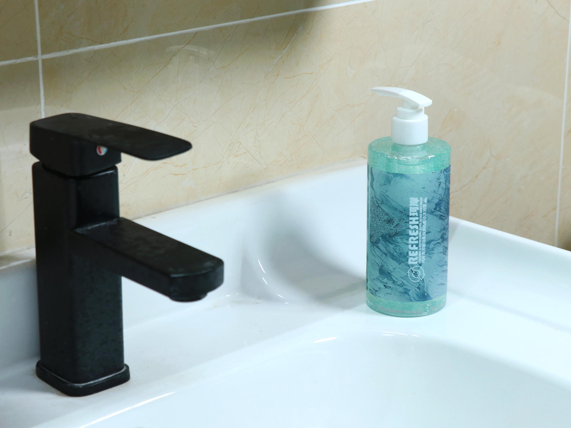 魅力沐浴露留香持久用什么香水,珂岸果酸清肌磨砂沐浴露测评