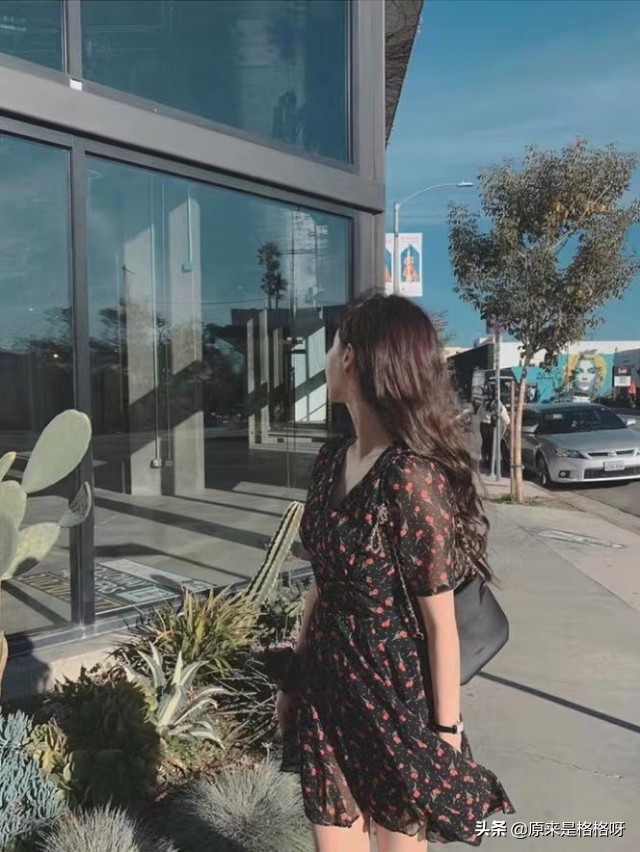 洋气小姐姐连衣裙,韩国东大门法式减龄碎花连衣裙