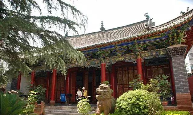 云南昆明小西湖,距离昆明3个小时车程的绝世仙境