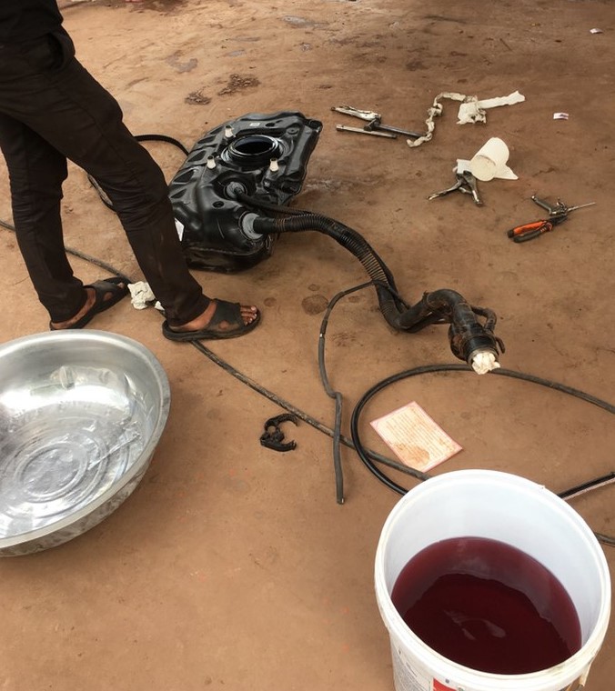 15款丰田威驰手动挡新车落地,丰田15万落地轿车