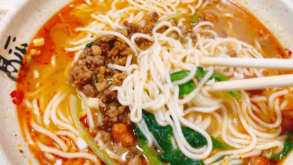 7元吃饱还有肉！秦皇岛河东刚开2年的小新店，即使修路也要吃