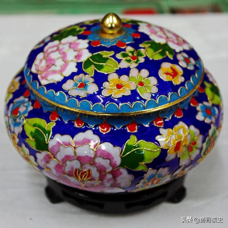 北京有哪三宝?景泰蓝,象牙雕,北京烤鸭呱呱叫