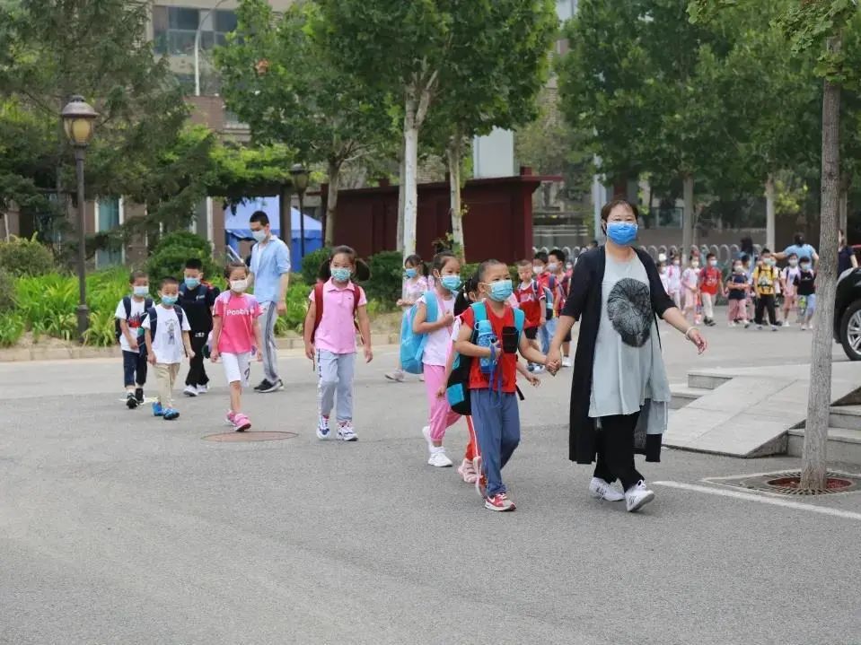 北京最新中小学生开学时间,北京市小学生开学