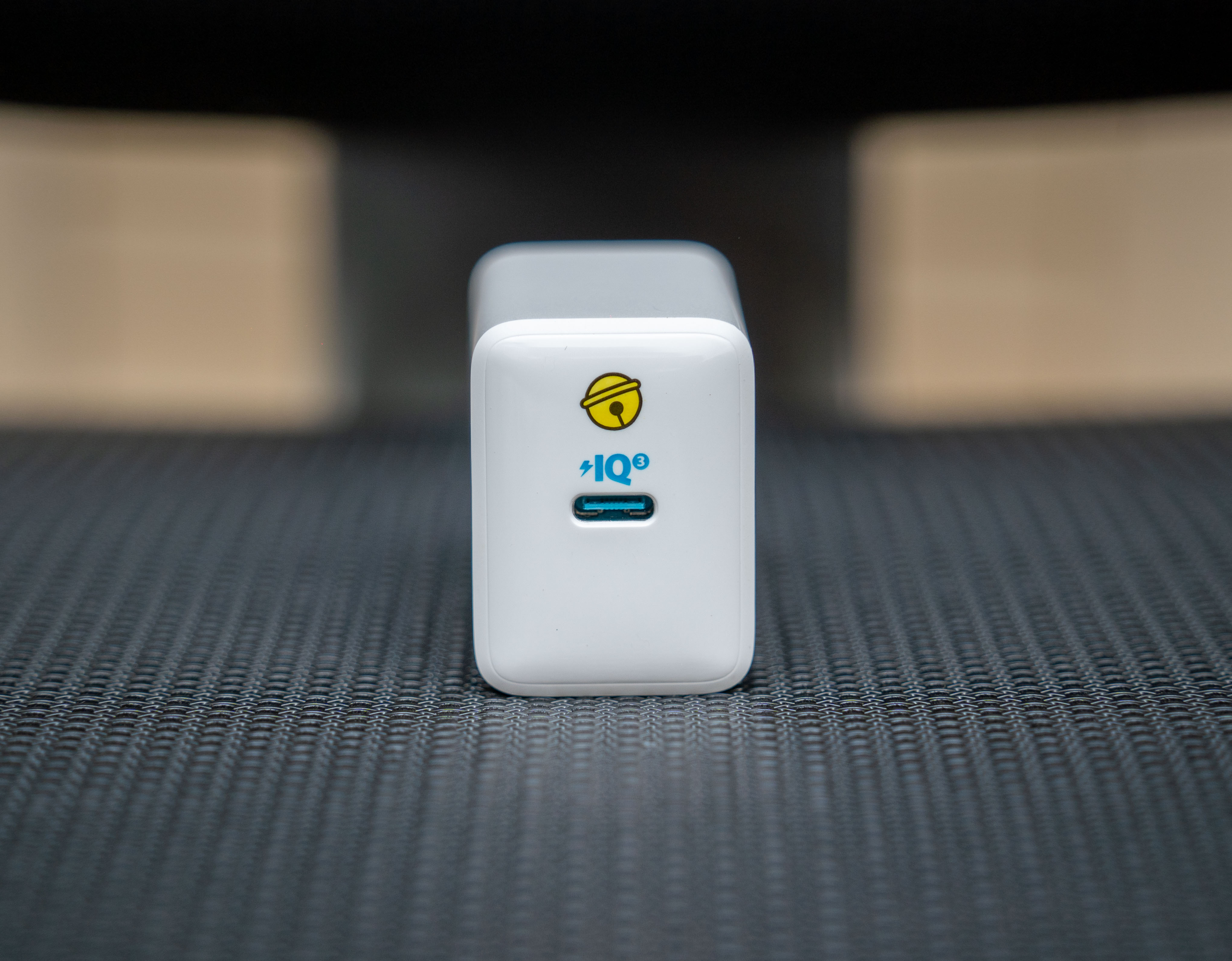 为颜值买单,Anker哆啦A梦联名款PD65W充电器