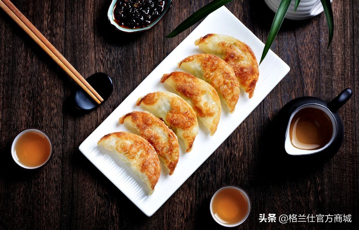 平底煎锅怎么保养不粘,深煎锅烙饼受热均匀不糊底