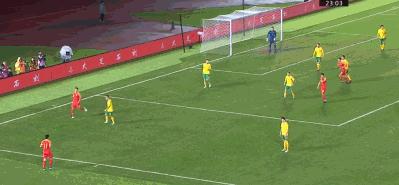 停球1米远，国奥一新星获赞停球哥，出口转内销实力很一般