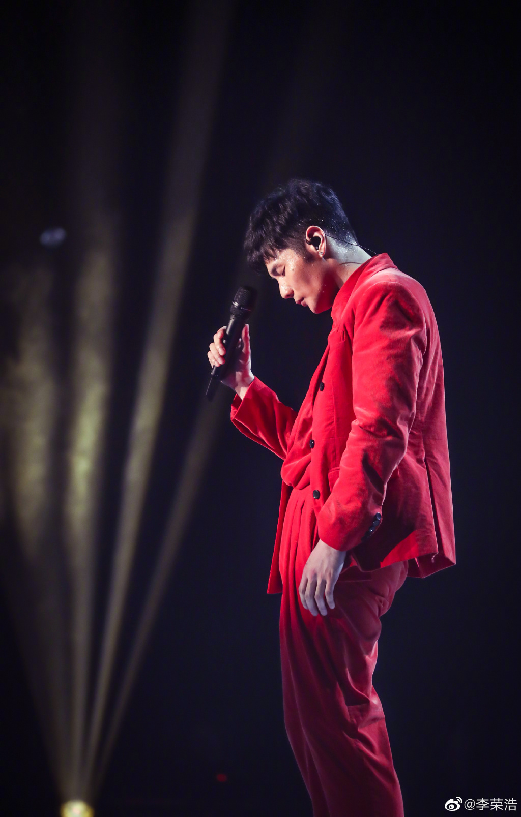 吐槽李荣浩新歌的人,李荣浩被网红点评歌曲