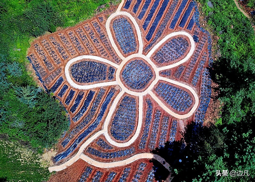 航拍一个村寨,航拍最美山谷风景