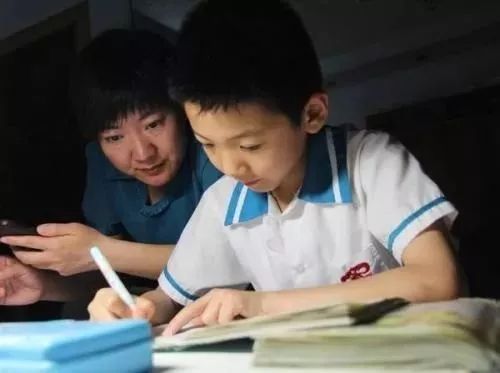 四年级孩子写作业太慢怎么办,孩子写作业太慢太磨蹭的七种对策