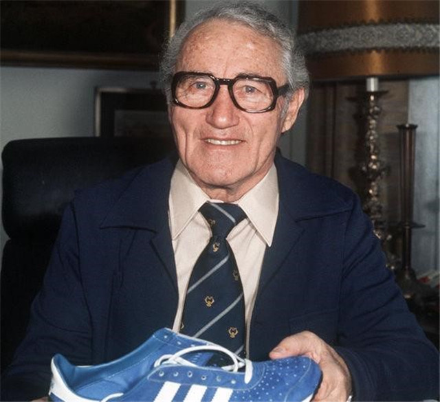 弟弟制鞋，哥哥管理，因利益反目成仇，分家后弟弟创造出阿迪达斯