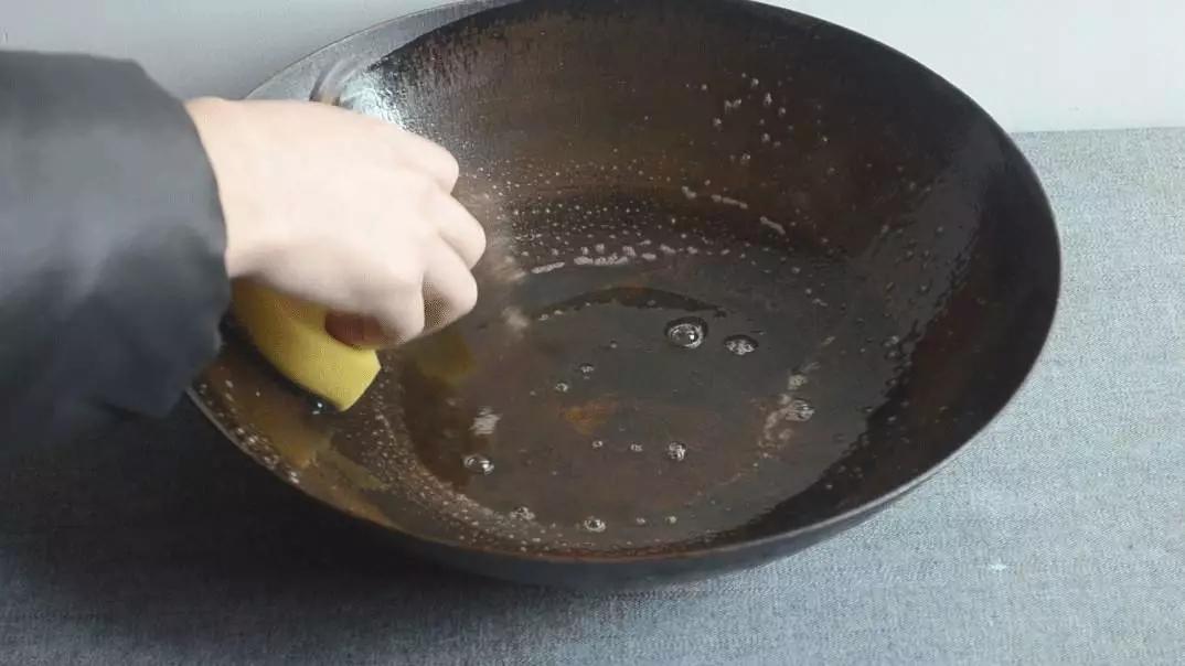 纯手工热锻铁锅,日本高纯度铁锅和精钢区别