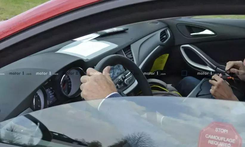 比本田飞度高一档次的车,比本田飞度卖得好的车