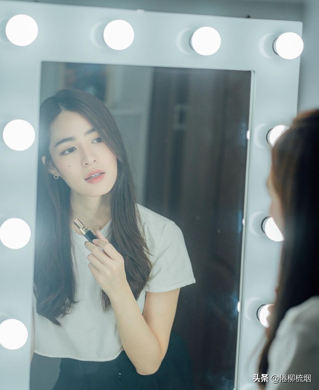 这是什么情况，要公开了吗，泰星Lingling发新照，标签的却是Kem