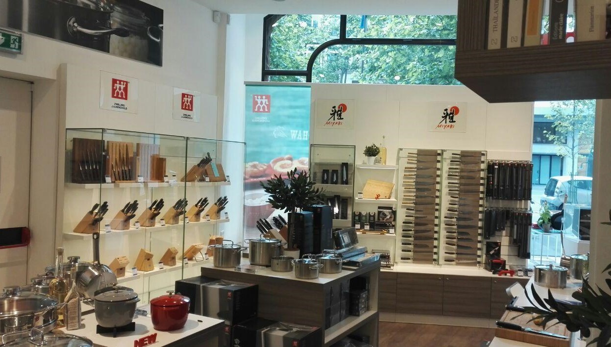 刀具是张小泉的好还是十八子的好,张小泉官方旗舰店和张小泉厨具店