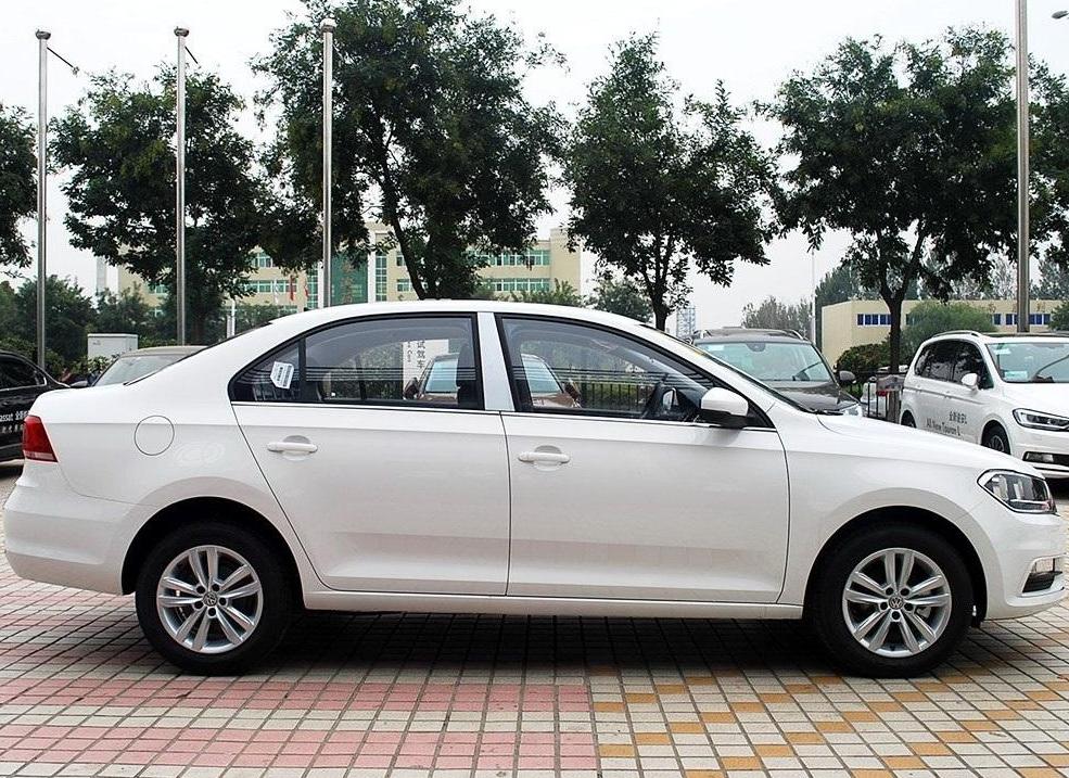 大众桑塔纳普通型,捷达va3和桑塔纳哪个更保值