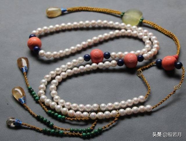 朝珠的大小规格都是一样的嘛,朝珠清代108颗怎么带