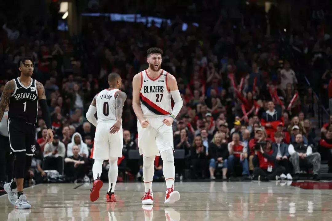 利拉德3年5000万续约独行侠,利拉德不是发过誓不离开波特兰吗