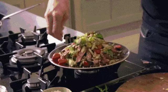 米其林大厨教你做香辣牛排，只需要简单几步，就可以在家享受牛排