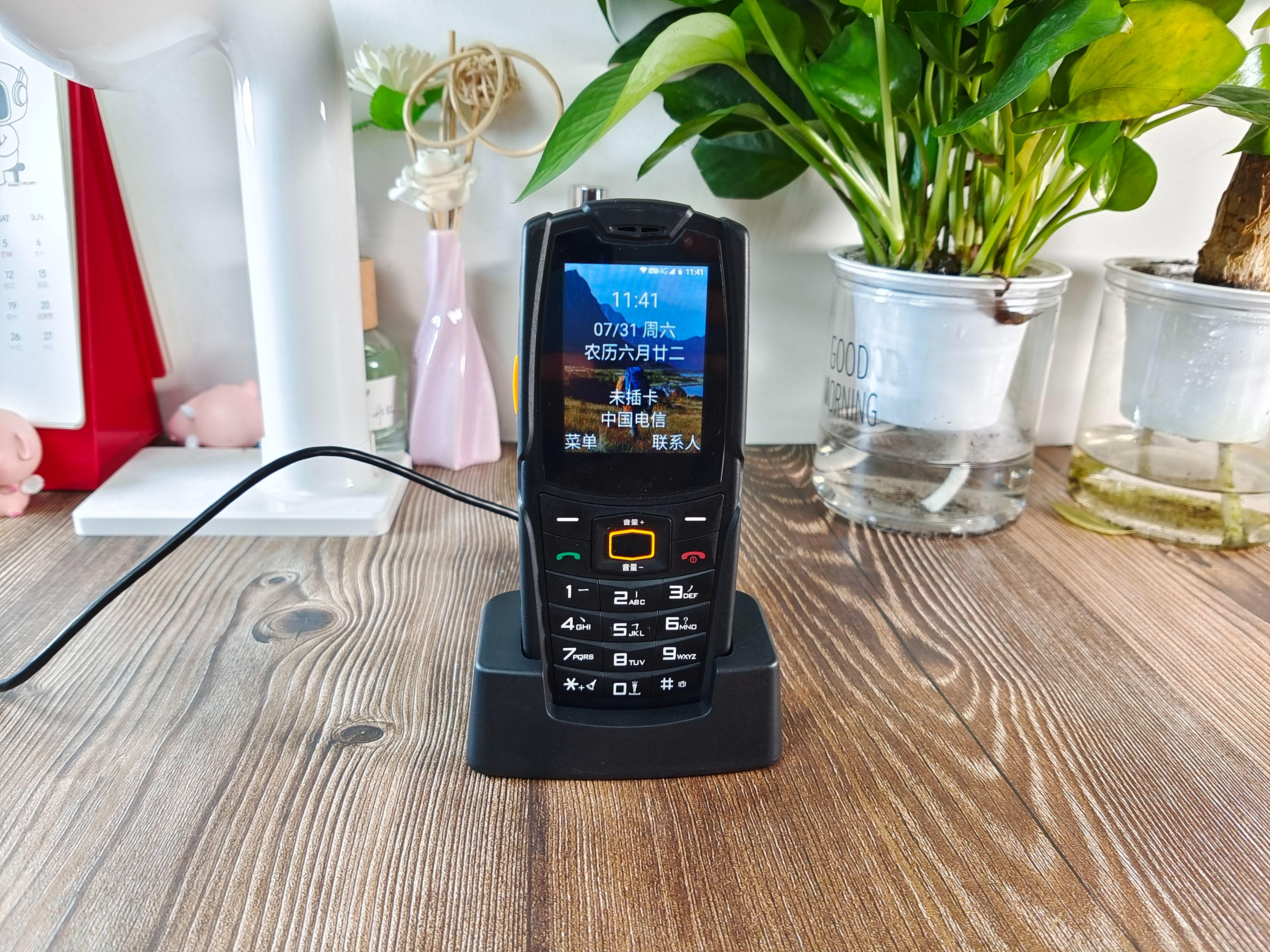 续航300小时，竟然还支持微信和抖音，AGMM7三防手机评测